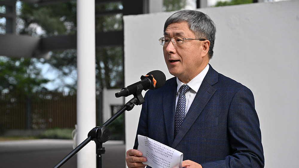 卓永興出席小學升國旗儀式 強調政府非常重視國慶