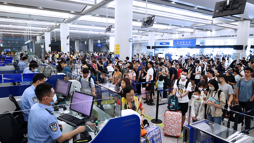 港珠澳大橋年客流量首次突破2000萬人次