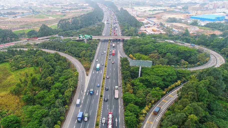 越秀交通購平臨高速增現金流