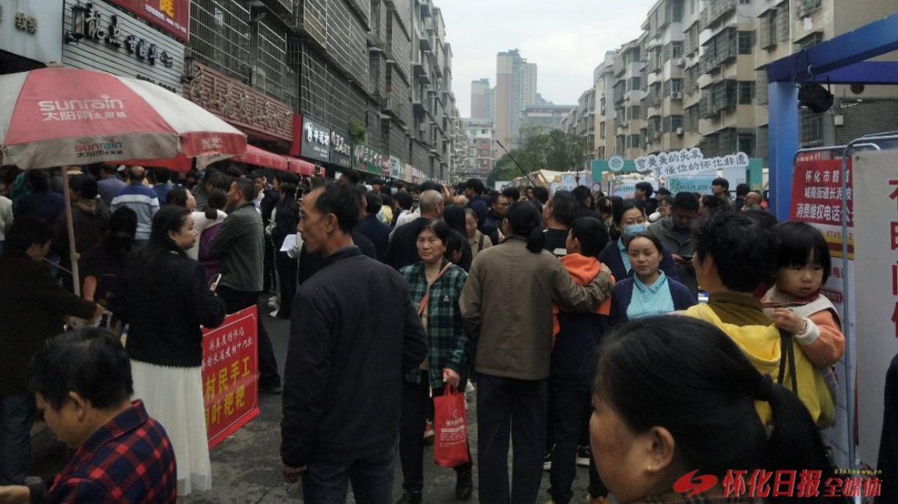 湖南懷化「髮型師曉華」7天吸引客流超20萬人