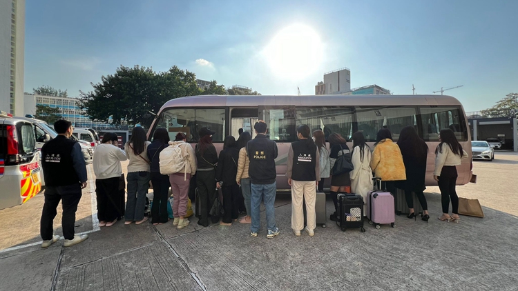 警方於大埔及元朗掃黃 拘捕61名內地女子