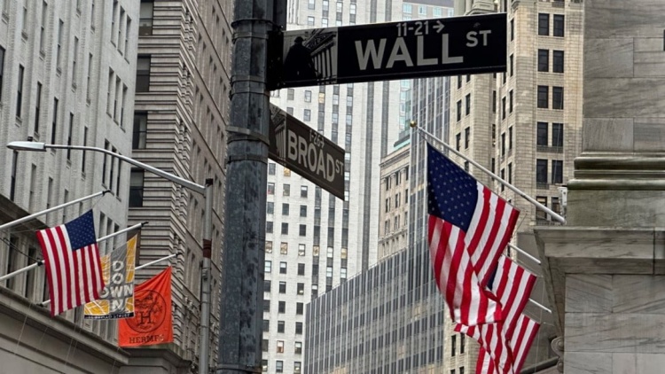 美股個別發展 納指創新高升破2萬點收巿