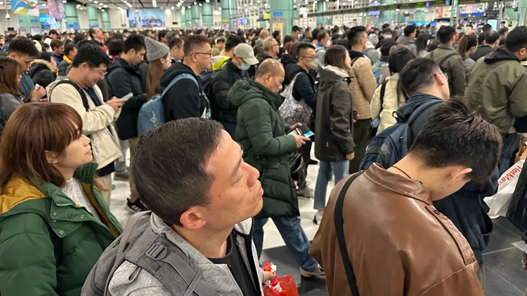 元旦日本港近95萬人次出入境 約10萬內地旅客入境