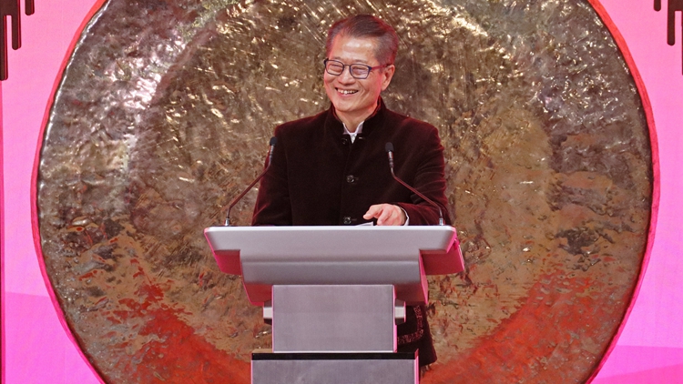 陳茂波三句新年賀詞概括蛇年投資環境：對港股有堅定信心