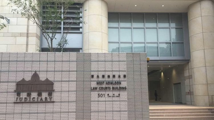 國泰航班2乘客互擲軟墊案 內地女子獲准離港 保釋金20萬