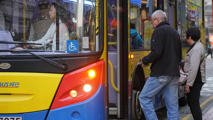 財政預算案｜長者2元乘車優惠改「兩蚊兩折」優惠 票價高於10元需繳付車費兩折