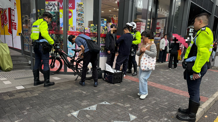 警方東九龍打擊駕駛電動單車 拘捕7名男子