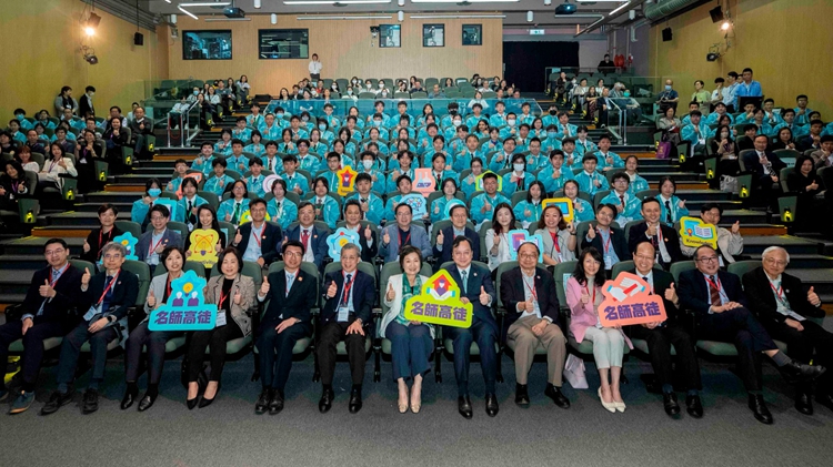 7年逾800學生參加「名師高徒」計劃 盧煜明：香港值創科黃金時期