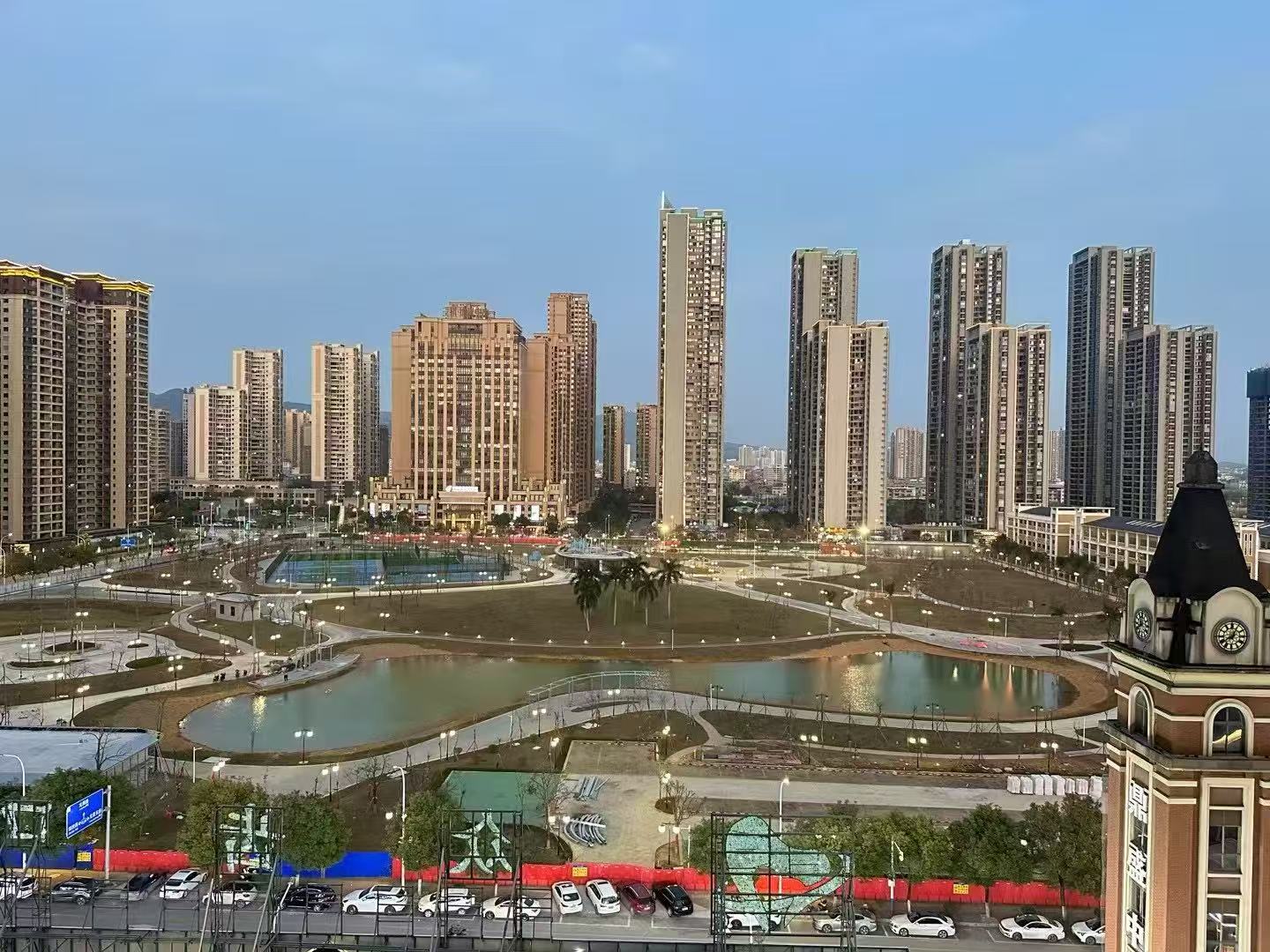 桂百色新地標成民俗狂歡月打卡地