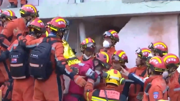 特區救援隊與國家救援隊救出一名被困逾120小時男子