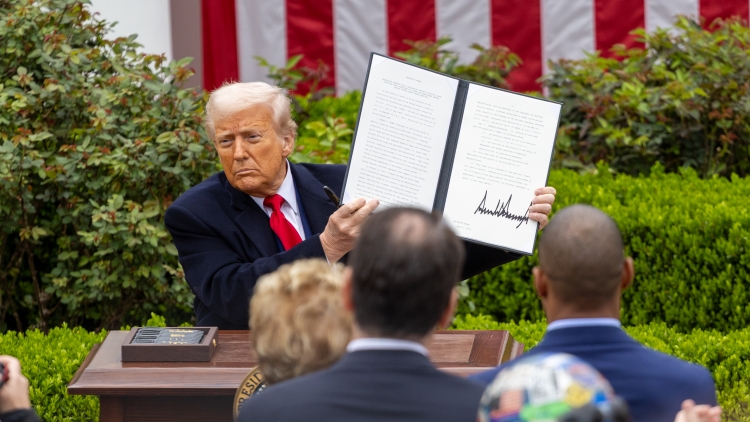 特朗普政府因對中國進口產品徵收關稅被起訴