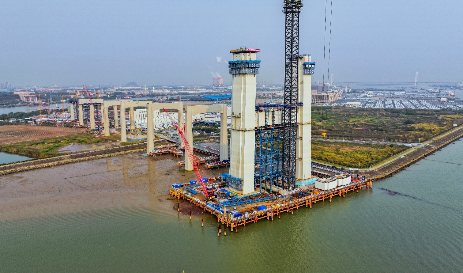 世界最高雙層懸索橋獅子洋大橋西索塔突破百米