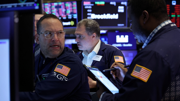 美股繼續暴瀉 道指早段跌逾1100點 標指跌入熊市