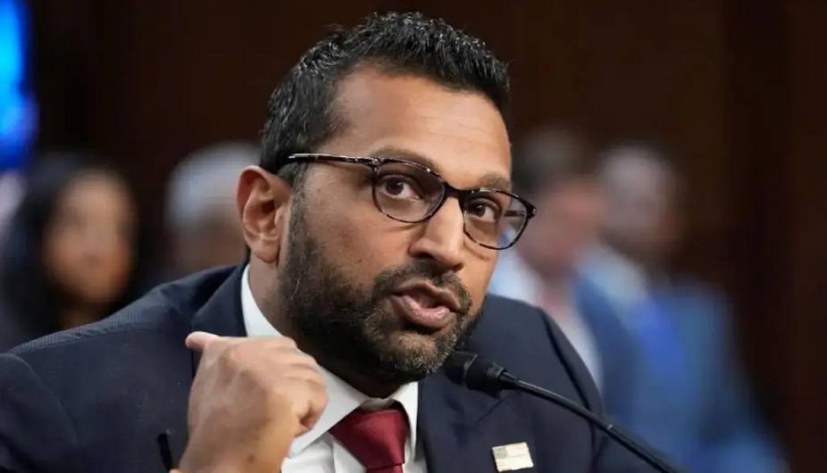 美媒：聯邦調查局局長被免去兼任職務 