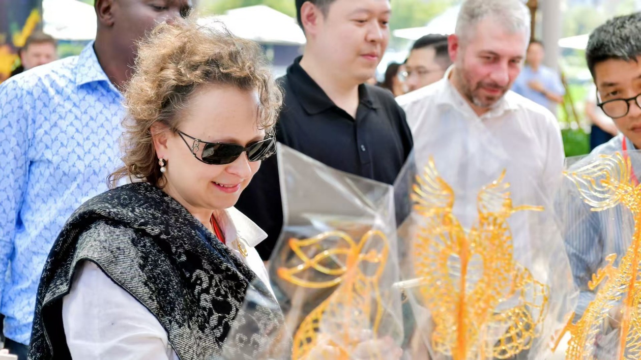 成都國際友城嘉賓走進成都高新區感受科技與產業澎湃動能