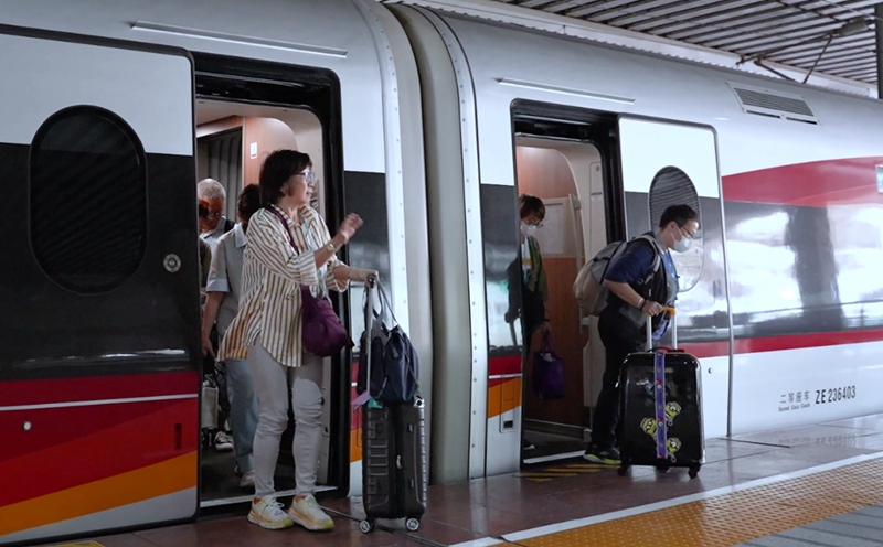 2025年首趟香港旅遊專列抵達長沙