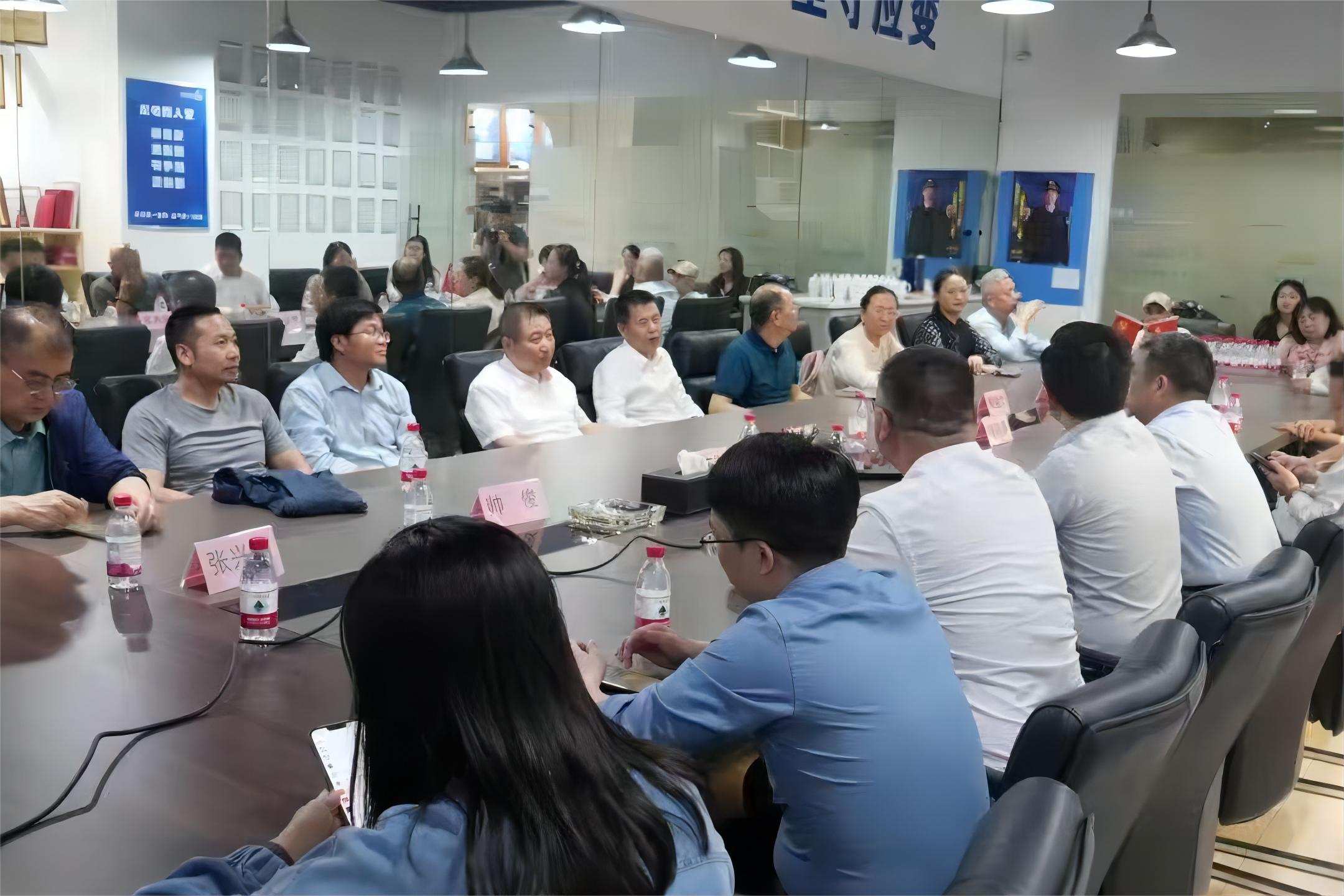 香港商報一行到超能機械人調研交流