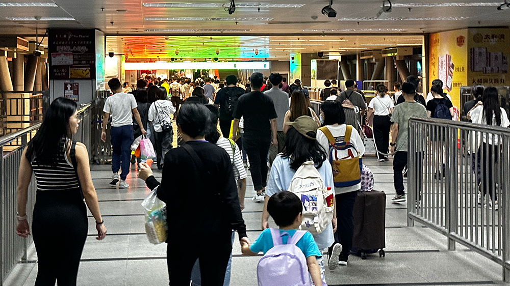 復活節假期｜截至晚上9時 近50萬人次出境 逾56萬人次入境