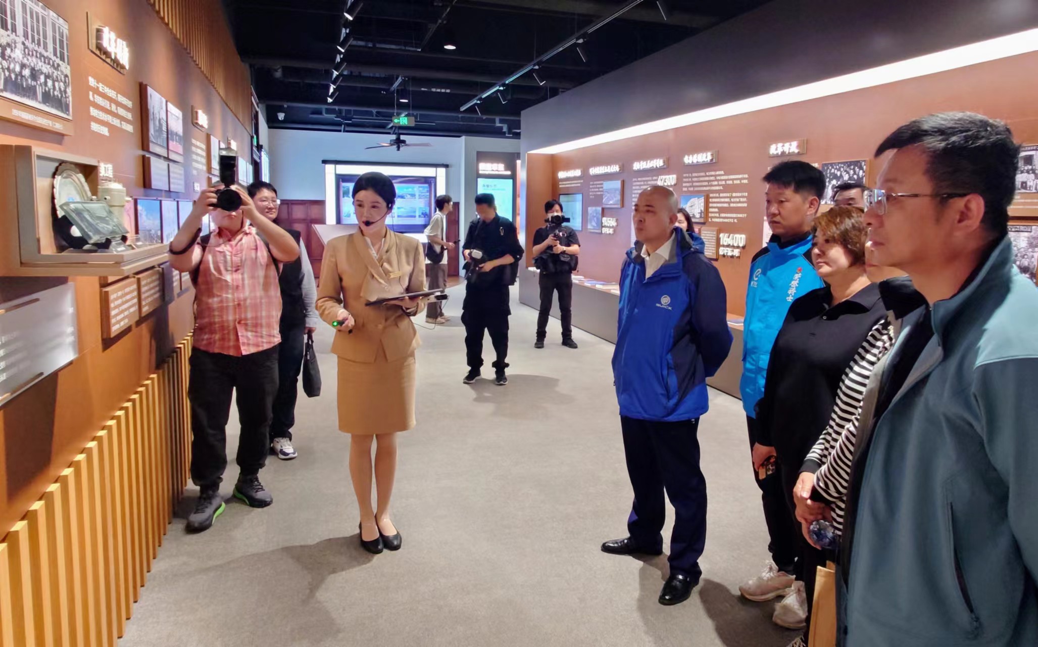 百年榮光印初心 勞模工匠耀蘇河