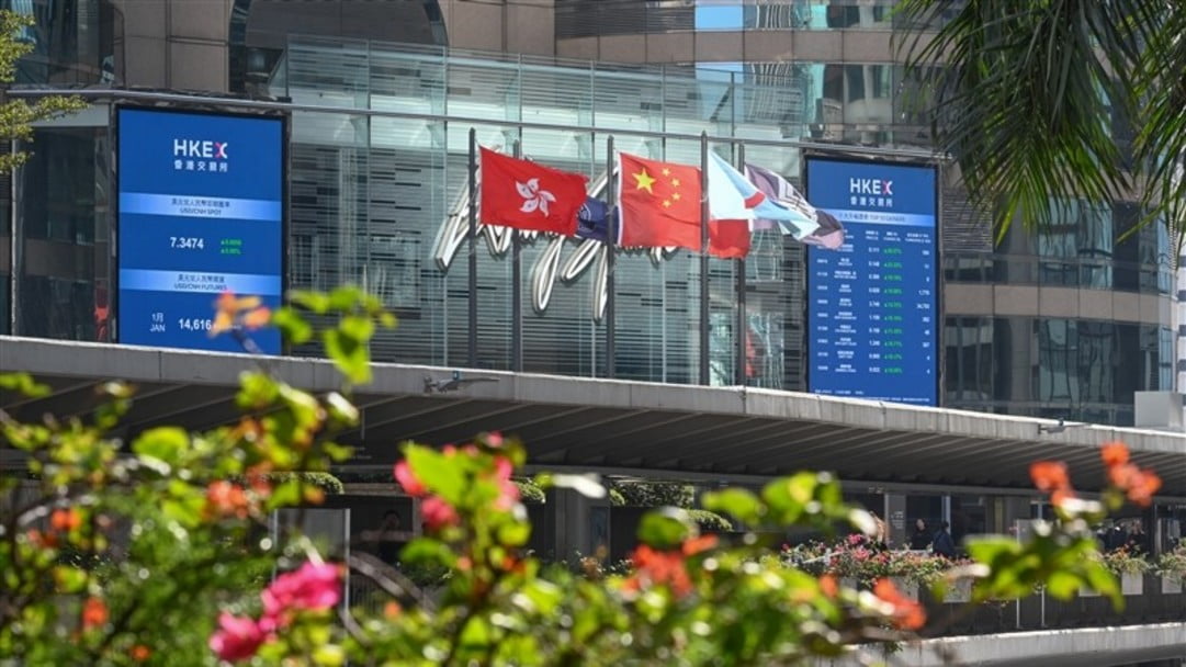 【午市焦點】港股半日跌7點 科技股個別發展