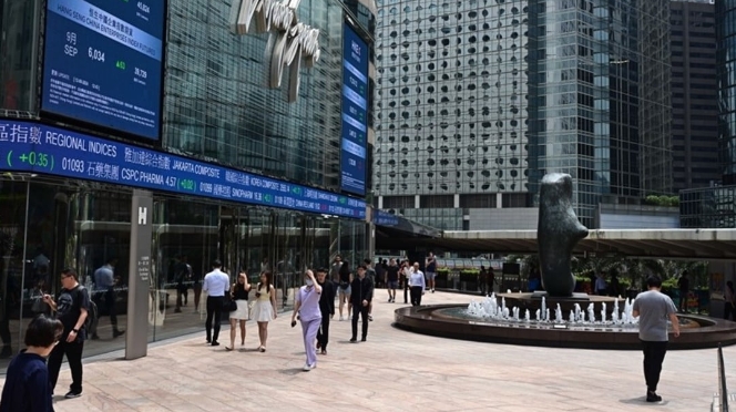 【收市盤點】港股牛皮跌8點 輝才賣盤升82%