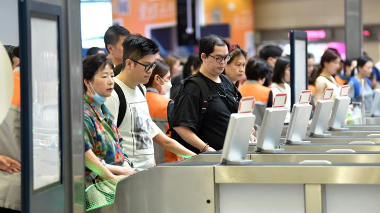 五一黃金周 | 港深部門料490萬人次進出香港 5.3陸路出境高峰人次59萬