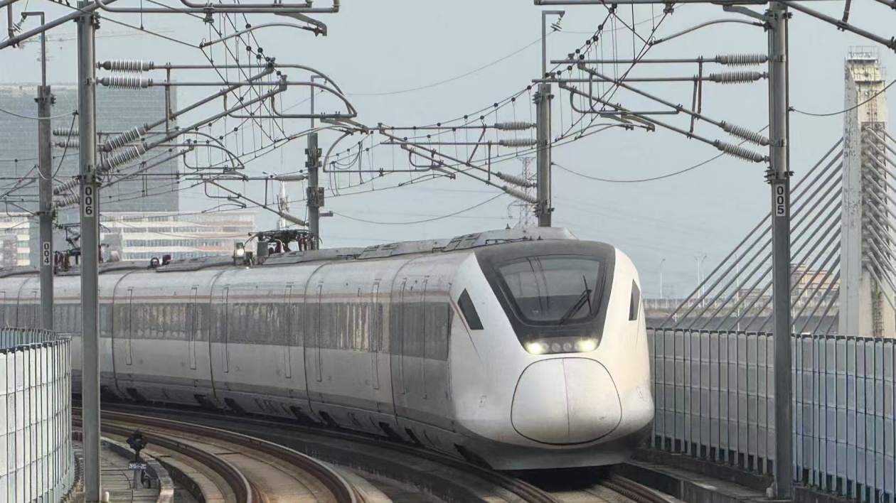 大灣區城際假日需求猛增 「五一」首日廣東城際鐵路客流不斷刷新歷史紀錄