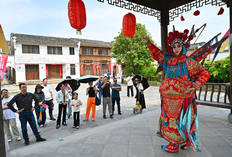 經典徽劇連番巡演  皖祁門傳統文化受熱捧