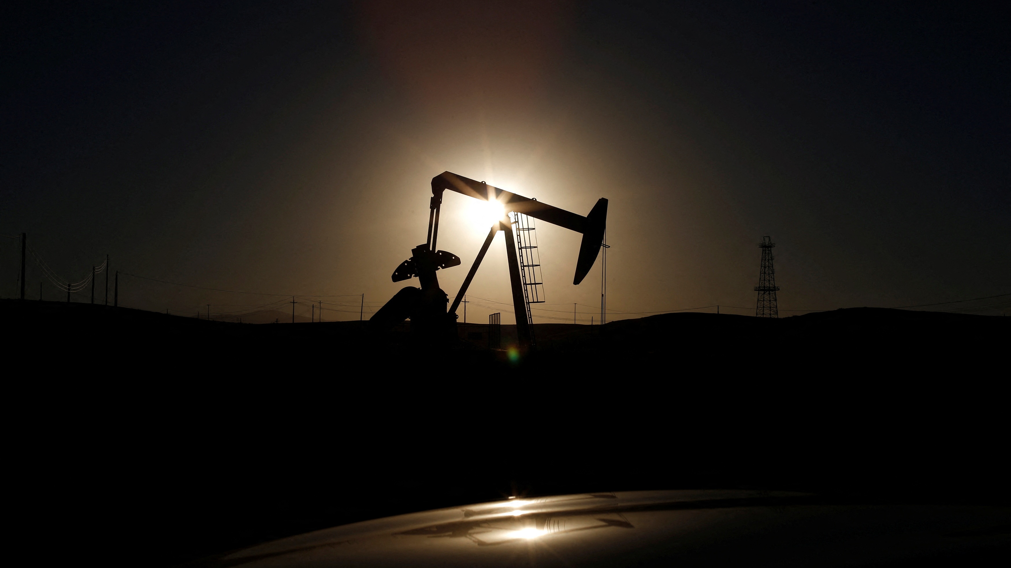 油價從四年多低位反彈