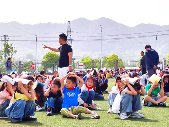 皖黟縣：以「演」築防 建設平安校園