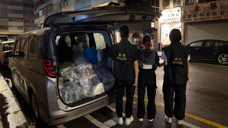 警方旺角破製毒工場 拘一女檢200萬元毒品