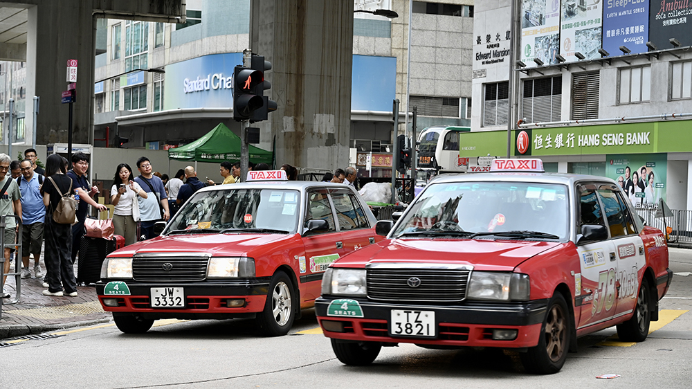 的士業界請願促嚴打「白牌車」 運輸署回應