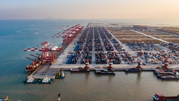 今年前4個月中國貨物貿易進出口同比增長2.4%