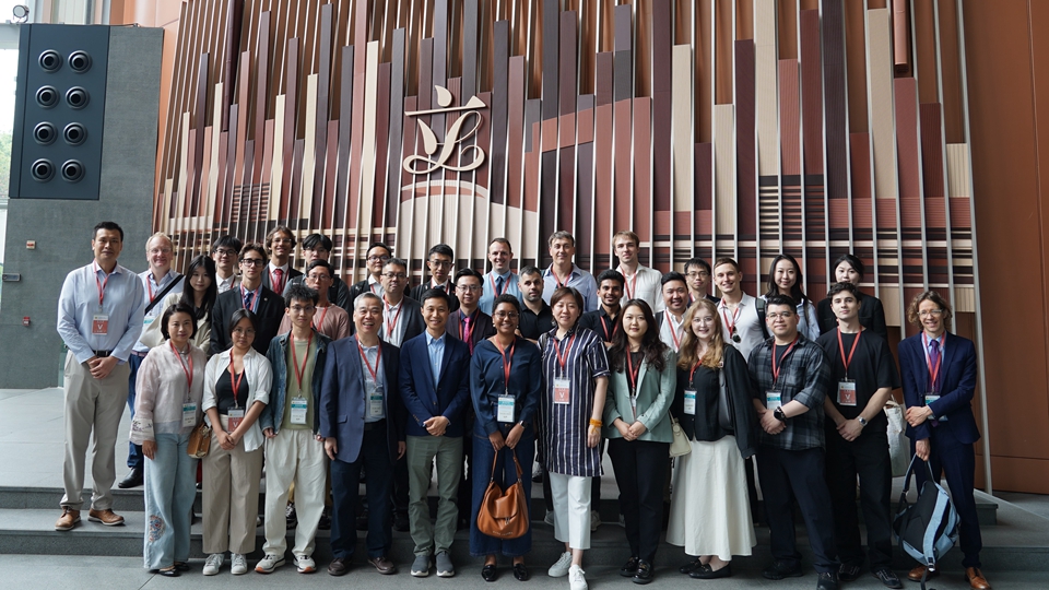 海峽兩岸暨港澳地區及10國人才參訪立法會