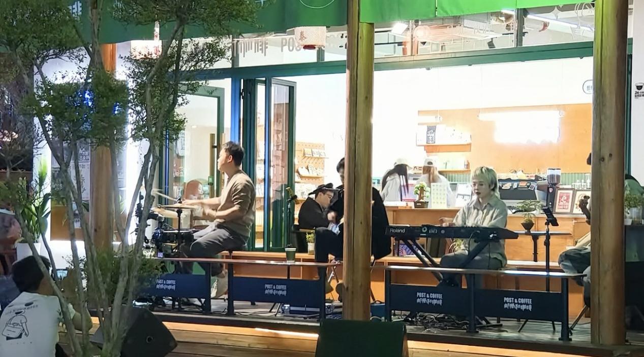 皖屯溪河街：文創+咖啡  「郵」點意思