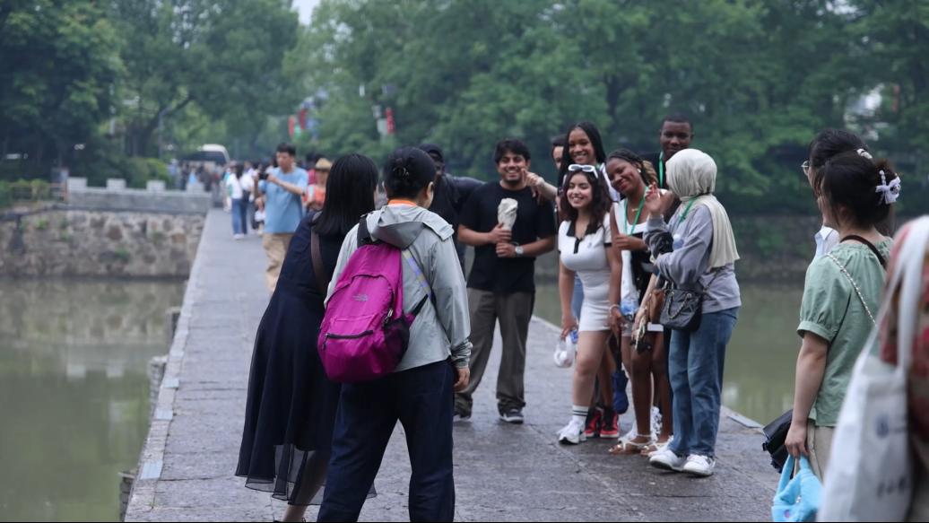 皖徽州區：百名留學生古村修學