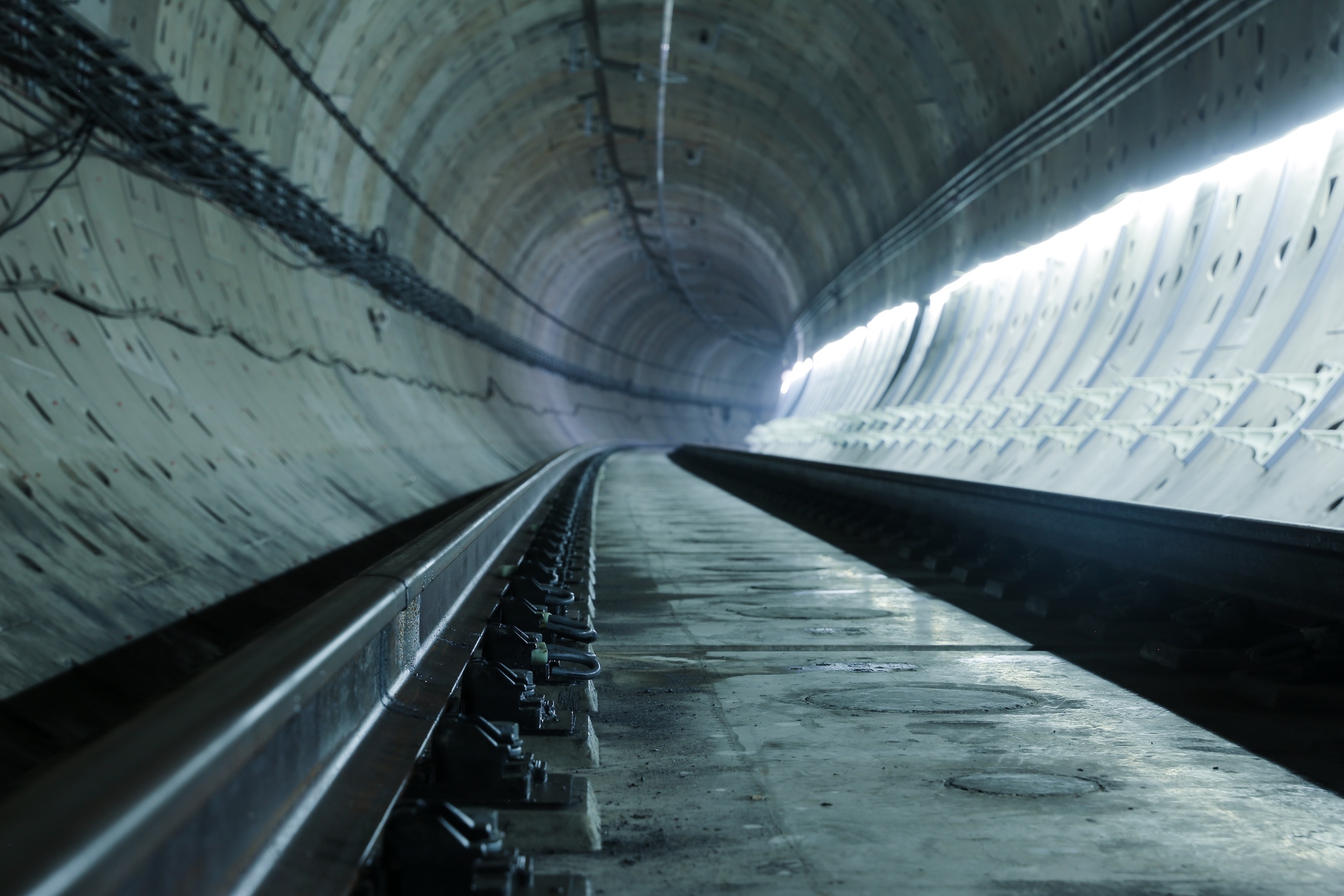 大灣區高速地鐵再傳捷報  廣州地鐵二十二號線後通段實現短軌貫通