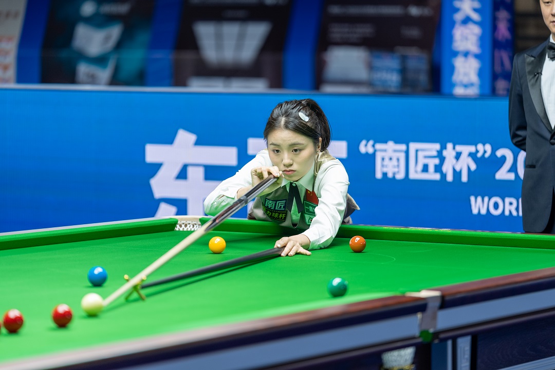 家門口作戰威水 東莞白雨露衛冕世界女子斯諾克錦標賽冠軍