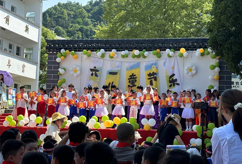 皖黟縣柯村鎮：童心向黨 快樂成長