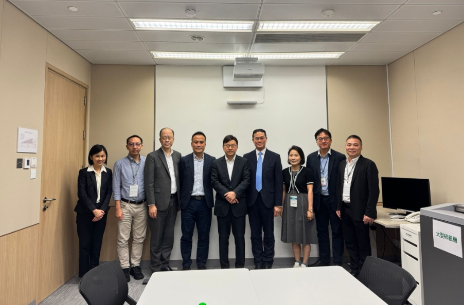 勞工界代表向孫玉菡提八建議 促當局檢討補充勞工優化計劃