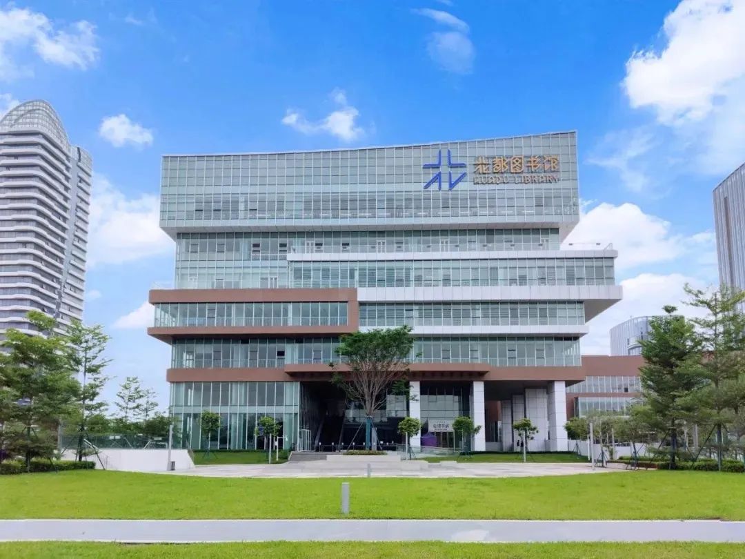 打卡廣州北部文化新地標 花都圖書館書香會客廳
