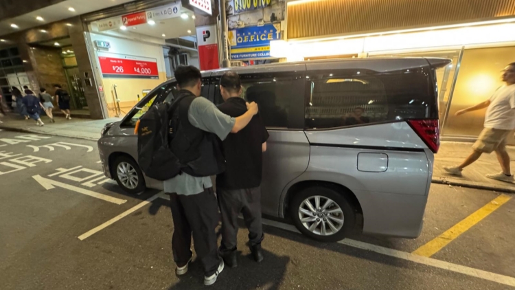 觀塘食肆無牌賣酒 警拘6名男子