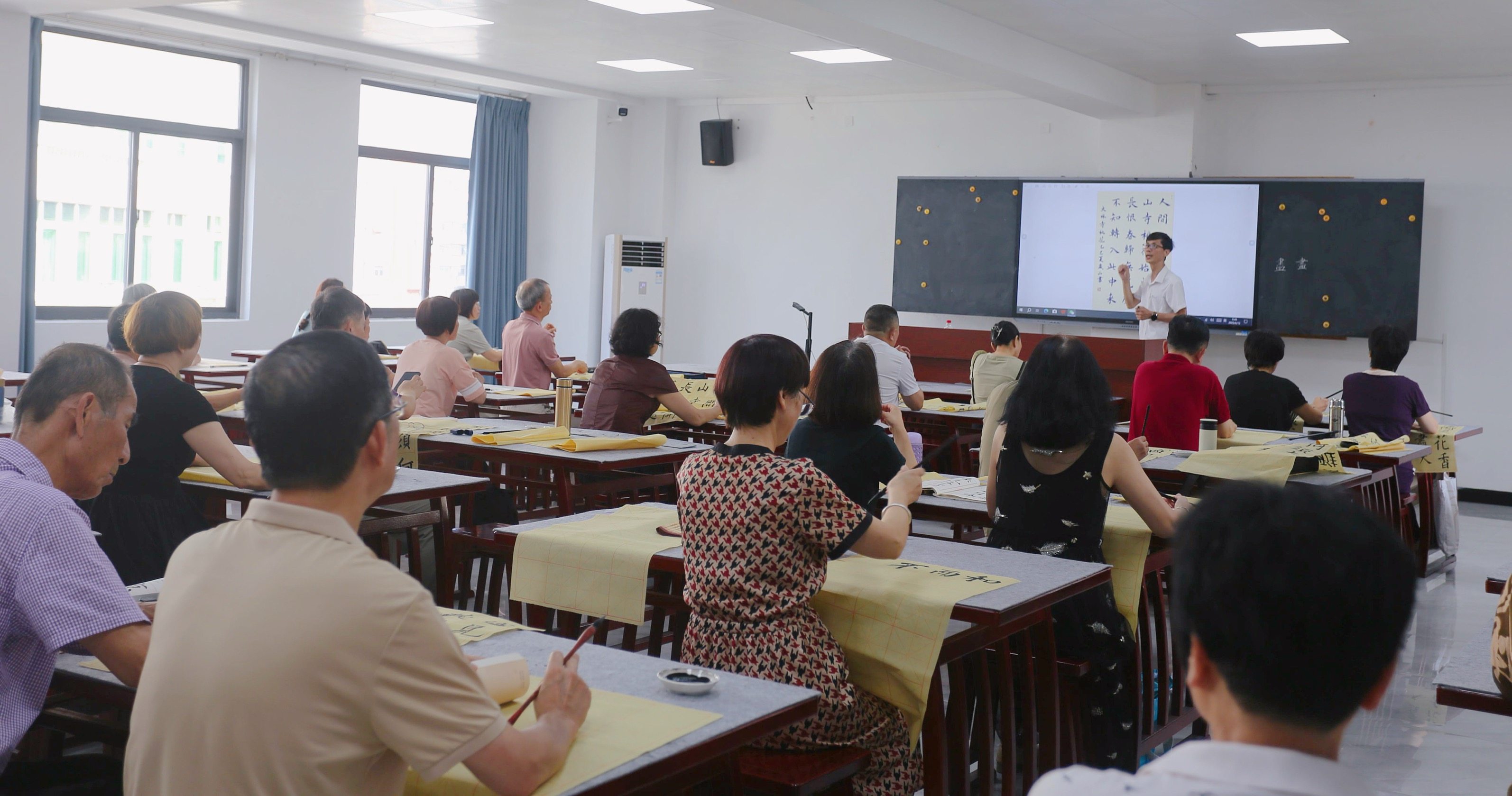 翰墨飄香映晚晴——惠安縣老年大學書法班辦班側記