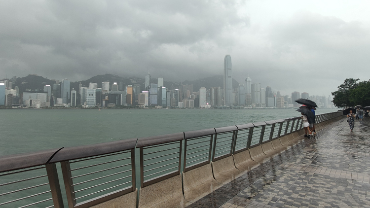 天文台考慮15日下午3時至6時改發強烈季候風信號