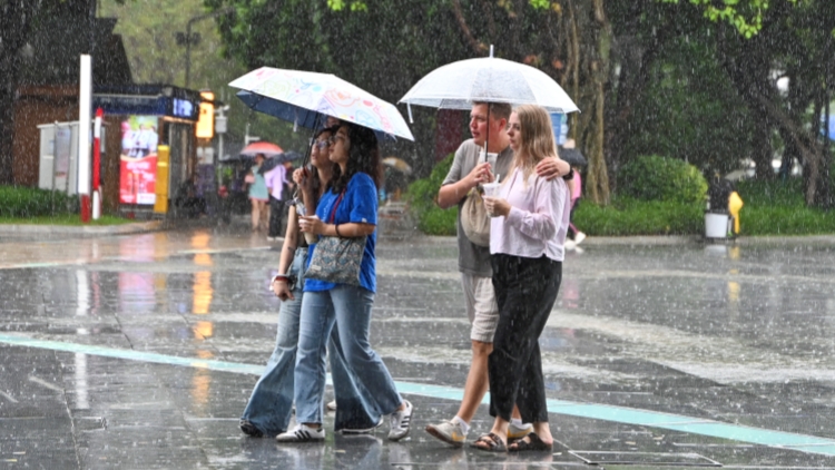 粵924個鎮街遭暴雨 預計今起降水減弱