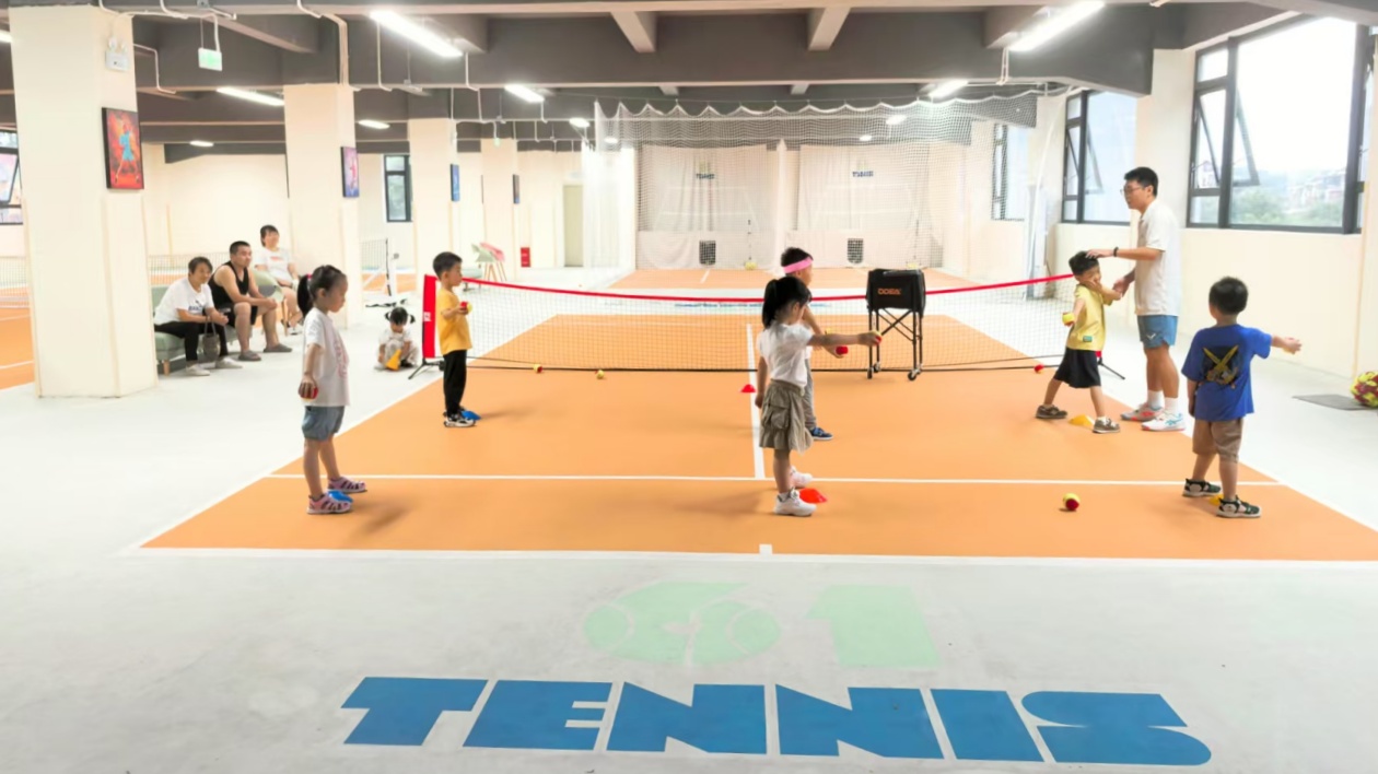 深圳橫崗公益網球進社區  豐富居民精神文化生活