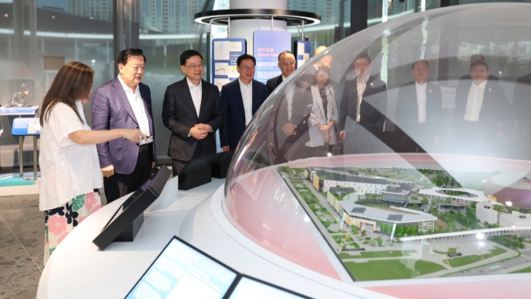 夏寶龍19日在香港進行考察調研