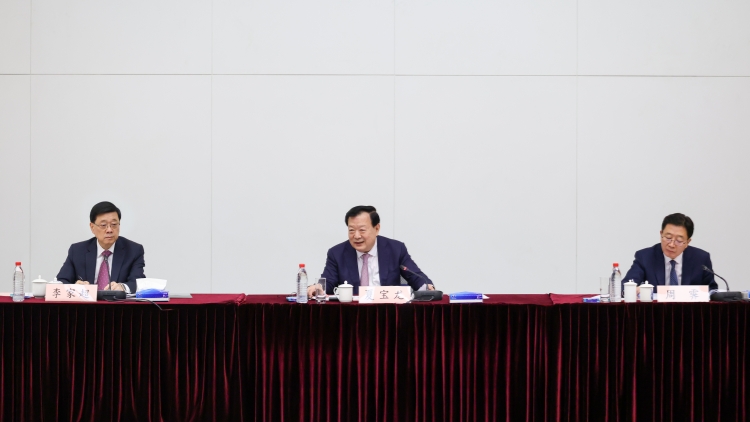 夏寶龍結束在港活動返回內地