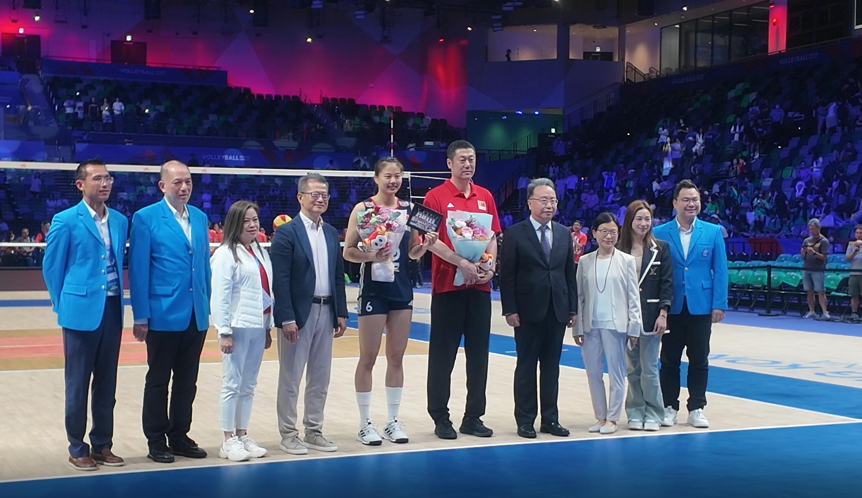 有片 | 世界女排聯賽香港站 中國隊當選最受歡迎球隊