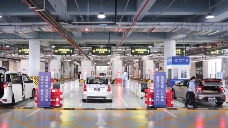 橫琴口岸今年驗放出入境澳門單牌車超100萬輛次